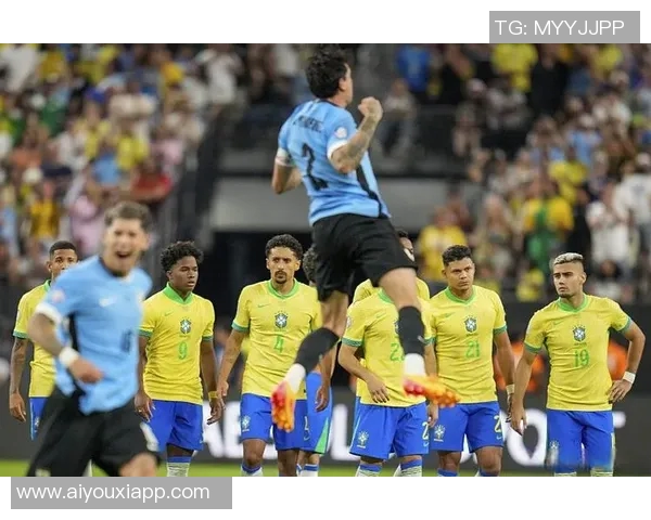 长友佑都社交媒体庆祝战胜巴西队这一历史性时刻将铭刻在足球史册中