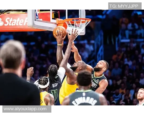 詹姆斯缺阵谁来扛防守大旗雷迪克推荐艾顿斯玛特和文森特